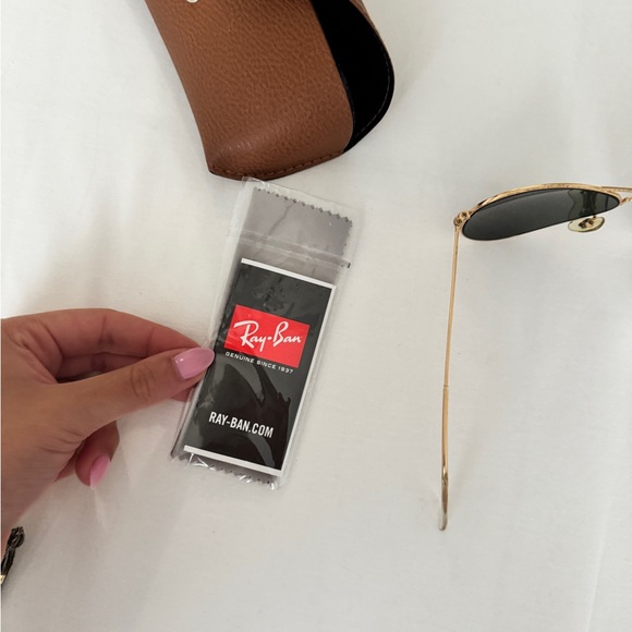 Ray-Ban Gold and Black Aviator Sunglasses - Picture 3 of 5